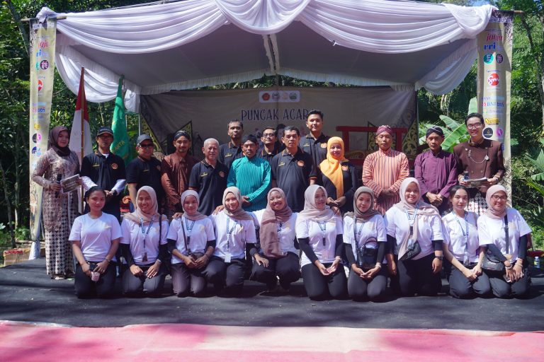 Puncak Dies Natalis ke-26 STIE Pariwisata API Yogyakarta Digelar di Desa Wisata Jagad Bambu Nusantara.