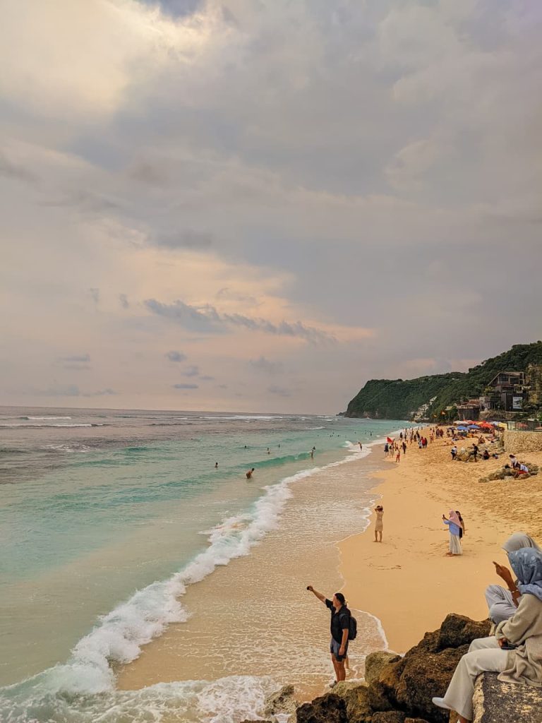 Mengenal Bisnis Tour & Travel: Mengubah Perjalanan Menjadi Pengalaman yang Berkesan.