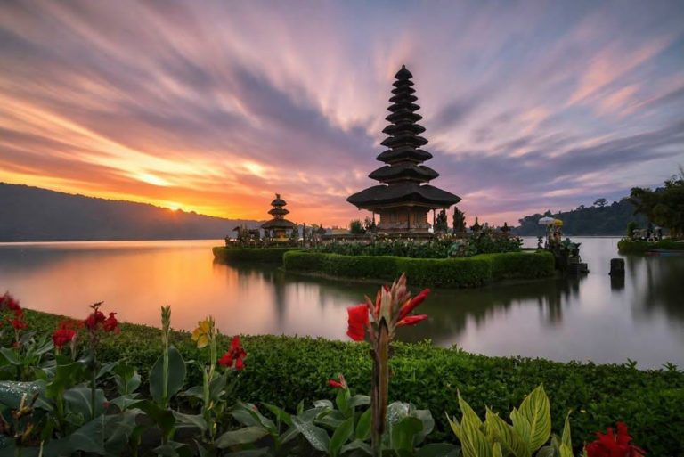 Pura Ulun Danu Beratan, Pesona Wisata Budaya Bali yang Sarat Makna Spiritual